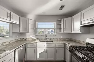 702 E Meyer Rd, Seabrook, TX 77586 - Photo 19