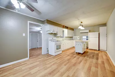 9193 Lucille Lane, Conroe, TX 77384 - Photo 11