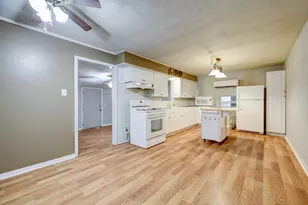 9193 Lucille Ln, Conroe, TX 77384 - Photo 11
