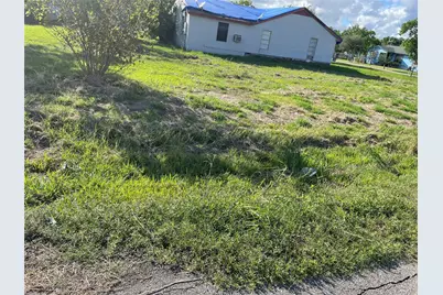 803 W 6th Street, Freeport, TX 77541 - Photo 3