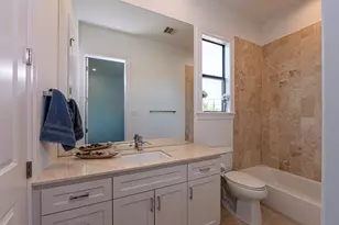 1409 Indiana St, Houston, TX 77006 - Photo 29