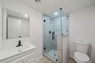 4601 W 43rd St, Houston, TX 77092 - Photo 19