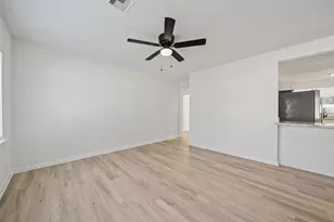 4601 W 43rd St, Houston, TX 77092 - Photo 5