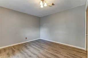 4018 S Blalock Rd, Houston, TX 77080 - Photo 5