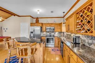 33 Harbour Point Cir, Coldspring, TX 77331 - Photo 9