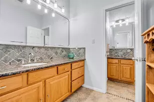 33 Harbour Point Cir, Coldspring, TX 77331 - Photo 15