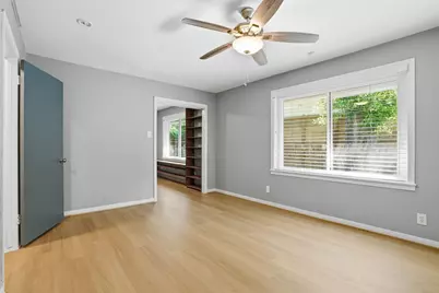 6111 Waltway Drive, Houston, TX 77008 - Photo 11