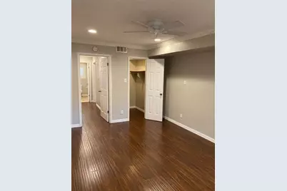 881 Wax Myrtle Lane, Houston, TX 77079 - Photo 9