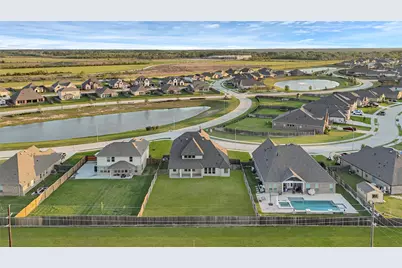 15302 Spring Lake Avenue, Mont Belvieu, TX 77523 - Photo 7