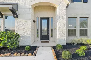 15302 Spring Lake Ave, Mont Belvieu, TX 77523 - Photo 5