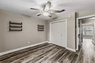 2521 Crosstimbers St, Huntsville, TX 77320 - Photo 17