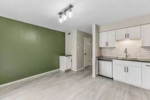 2521 Crosstimbers St, Huntsville, TX 77320 - Photo 11
