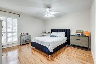 1035 Fountain View Dr, Houston, TX 77057 - Photo 15