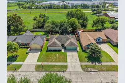 10114 Roseberry Drive, La Porte, TX 77571 - Photo 3