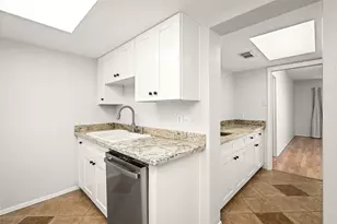 2238 S Piney Point Rd, Houston, TX 77063 - Photo 7