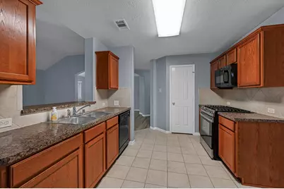 15710 Bannowsky Lane, Houston, TX 77049 - Photo 11
