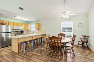 4122 Kent Dr, Galveston, TX 77554 - Photo 9