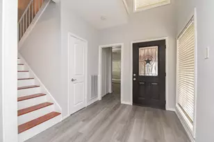201 Vanderpool Ln, Houston, TX 77024 - Photo 3