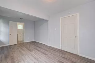 7658 Belbay St, Houston, TX 77033 - Photo 13