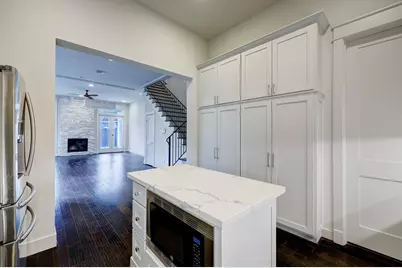 609 W Pierce Street, Houston, TX 77019 - Photo 9