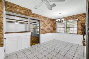 127 Begonia St, Lake Jackson, TX 77566 - Photo 11