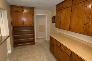 303 Cypress St, Lake Jackson, TX 77566 - Photo 5