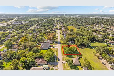 2522 3rd Avenue N, Texas City, TX 77590 - Photo 9