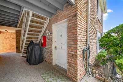 2201 Fountain View Drive #3, Houston, TX 77057 - Photo 3