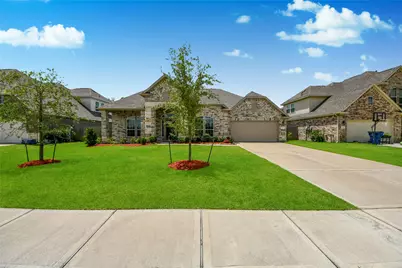 1577 Elm Court, Angleton, TX 77515 - Photo 3