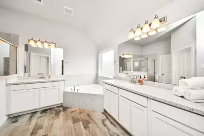 1577 Elm Court, Angleton, TX 77515 - Photo 21