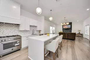 1217 Edwards St, Houston, TX 77007 - Photo 1