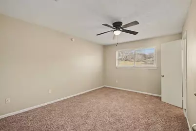 13830 Oakwood Lane, Sugar Land, TX 77498 - Photo 17