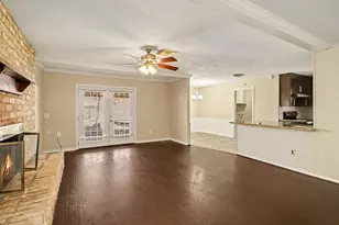 13830 Oakwood Ln, Sugar Land, TX 77498 - Photo 9