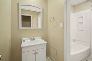 13830 Oakwood Ln, Sugar Land, TX 77498 - Photo 25