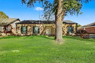 13830 Oakwood Ln, Sugar Land, TX 77498 - Photo 5