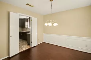 13830 Oakwood Ln, Sugar Land, TX 77498 - Photo 11