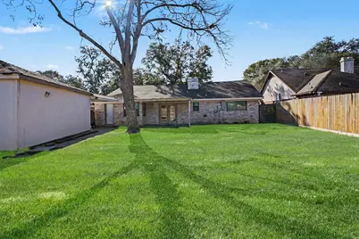 13830 Oakwood Lane, Sugar Land, TX 77498 - Photo 27