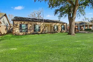 13830 Oakwood Ln, Sugar Land, TX 77498 - Photo 1