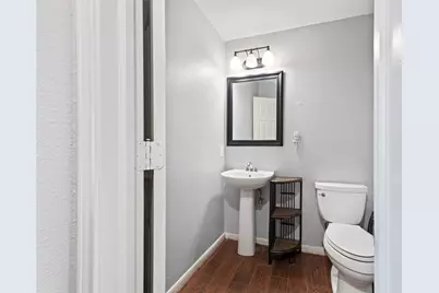 9135 Eaglecove Drive, Houston, TX 77064 - Photo 11