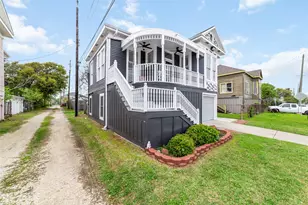 1611 19th St, Galveston, TX 77550 - Photo 31