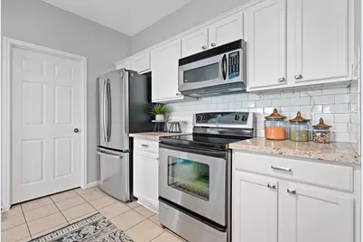 6607 Lake Woodlands Drive #633, The Woodlands, TX 77382 - Photo 17