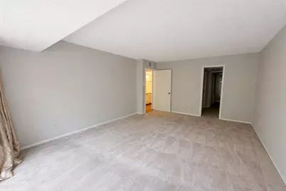 5050 Ambassador Way Way #111, Houston, TX 77056 - Photo 9