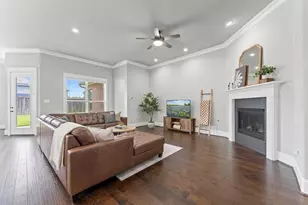 2006 Laurie Darlin Dr, Conroe, TX 77384 - Photo 9