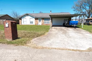 2319 Goldenrod St, Highlands, TX 77562 - Photo 3