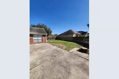 14335 Berrington Drive, Houston, TX 77083 - Photo 31