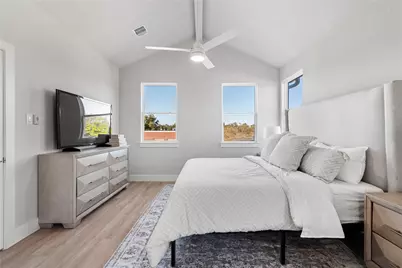 1702 Bringhurst Street #B, Houston, TX 77020 - Photo 17