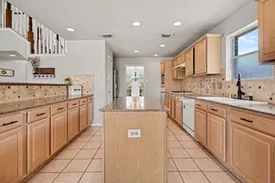 9606 Dry Springs Dr, La Porte, TX 77571 - Photo 11