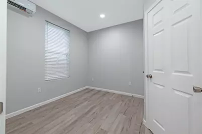 807 Avenue K #b, Galveston, TX 77550 - Photo 5