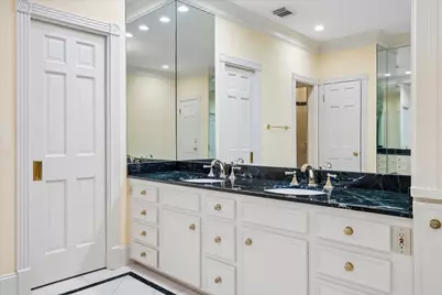 1 Pine Briar Circle, Houston, TX 77056 - Photo 23