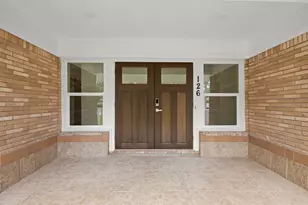 126 Daisy St, Lake Jackson, TX 77566 - Photo 3